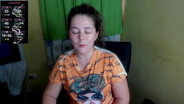 LuciaMiilf online show from 06-25-26, 09:42