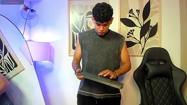 justin payn14 online show from 03-26-26, 02:37