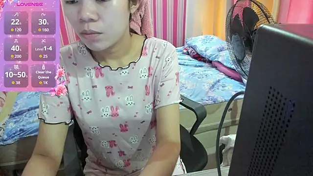 Snapshot of HornyAsianXxX chatting on 07-15-26, 12:17 HornyAsianXxX online show from 07-15-26, 12:17