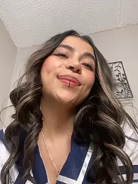 loveegirll1 online show from 02-03-26, 06:33