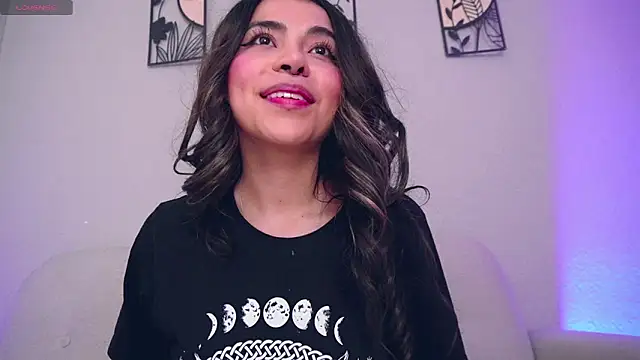 loveegirll1 online show from 02-27-26, 03:51