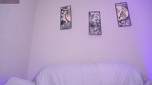 loveegirll1 online show from 03-29-26, 05:09