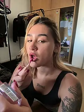 Snapshot of Lolitapop222 chatting on 02-06-26, 10:28 Lolitapop222 online show from 02-06-26, 10:28