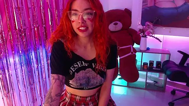 Snapshot of mere_in_redd chatting on 05-11-26, 11:44 mere in redd online show from 05-11-26, 11:44