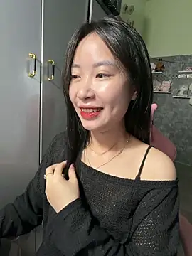 Snapshot of Linne6789 chatting on 05-07-26, 05:01 Linne6789 online show from 05-07-26, 05:01