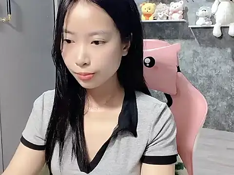Snapshot of Linne6789 chatting on 04-20-26, 06:16 Linne6789 online show from 04-20-26, 06:16