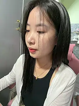 Snapshot of Linne6789 chatting on 05-09-26, 03:21 Linne6789 online show from 05-09-26, 03:21