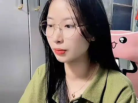 Snapshot of Linne6789 chatting on 02-28-26, 03:28 Linne6789 online show from 02-28-26, 03:28