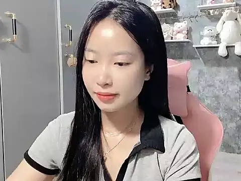 Snapshot of Linne6789 chatting on 04-24-26, 02:46 Linne6789 online show from 04-24-26, 02:46