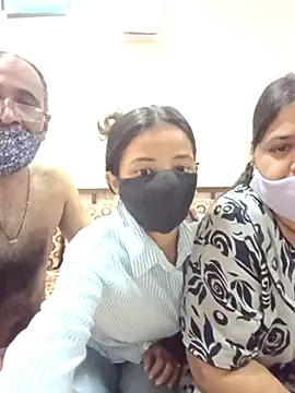 HoneyHush online show from 04-24-26, 09:22