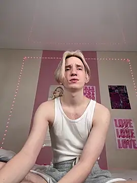 Snapshot of Ron_Vilss chatting on 02-12-26, 04:34 Ron Vilss online show from 02-12-26, 04:34