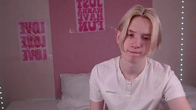 Snapshot of Ron_Vilss chatting on 02-08-26, 11:08 Ron Vilss online show from 02-08-26, 11:08