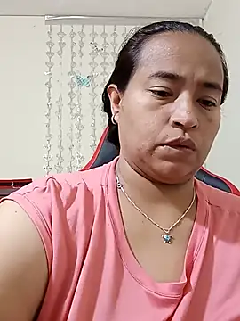 Snapshot of BustySexy_Nataly chatting on 05-14-26, 05:37 BustySexy Nataly online show from 05-14-26, 05:37