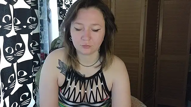 Snapshot of Ozalin_ chatting on 05-20-26, 11:29 Ozalin online show from 05-20-26, 11:29