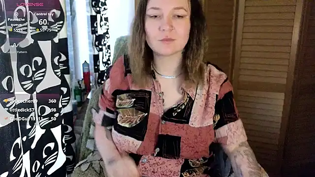 Snapshot of Ozalin_ chatting on 06-03-26, 02:33 Ozalin online show from 06-03-26, 02:33