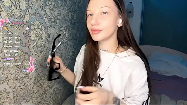 LumPetal online show from 02-20-26, 06:19