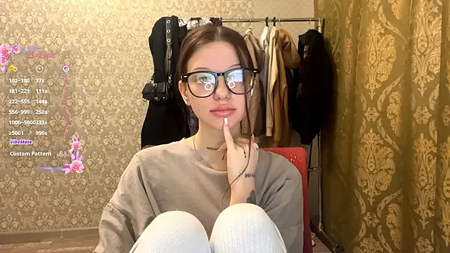 LumPetal online show from 02-12-26, 05:18