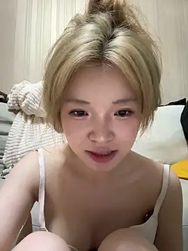 Snapshot of Rabbit-15 chatting on 05-25-26, 12:59 Rabbit-15 online show from 05-25-26, 12:59