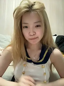 Snapshot of Rabbit-15 chatting on 06-08-26, 01:00 Rabbit-15 online show from 06-08-26, 01:00
