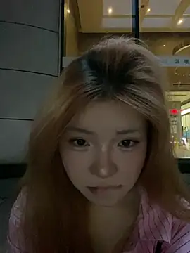 Snapshot of Rabbit-15 chatting on 04-18-26, 12:29 Rabbit-15 online show from 04-18-26, 12:29