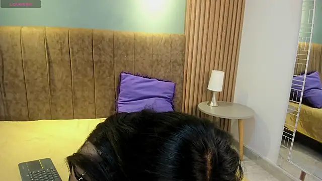 HannaWen  online show from 04-11-26, 01:59