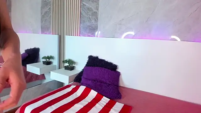 HannaWen  online show from 03-11-26, 12:43