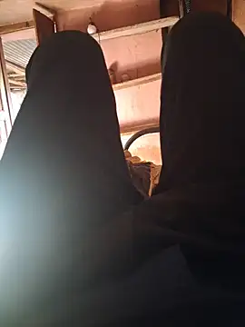 hot---boy1 online show from 04-06-26, 02:07