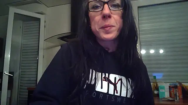 Snapshot of FITGIRL-MAEVA chatting on 02-12-26, 07:02 FITGIRL-MAEVA online show from 02-12-26, 07:02