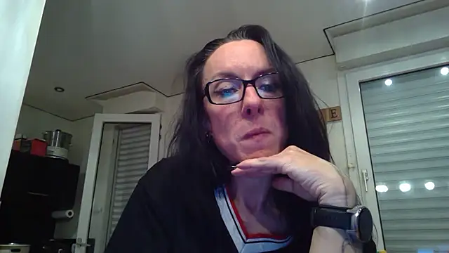 Snapshot of FITGIRL-MAEVA chatting on 02-10-26, 08:08 FITGIRL-MAEVA online show from 02-10-26, 08:08