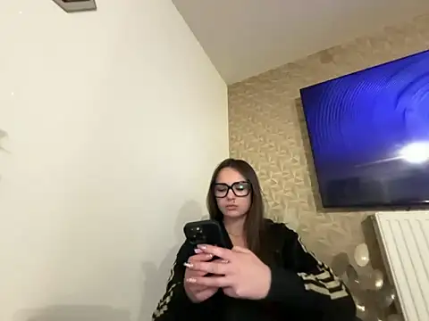 alixxxm7 online show from 02-21-26, 07:38