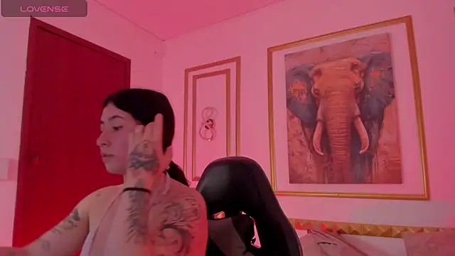 charlottee27  online show from 07-02-26, 02:12