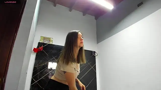 Ana-Spencer online show from 04-04-26, 01:06