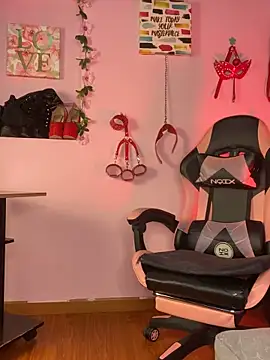 kenia thompsom01 online show from 03-19-26, 11:05