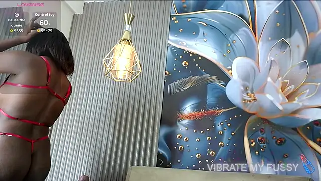 nylaroyale cr online show from 06-19-26, 07:52