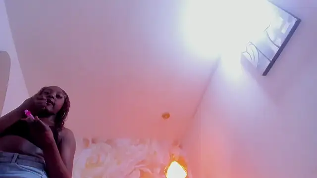 nylaroyale cr online show from 02-08-26, 07:44