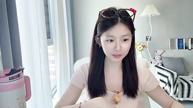 Snapshot of DYyyyyy-- chatting on 07-17-26, 06:32 DYyyyyy-- online show from 07-17-26, 06:32