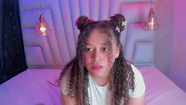 Snapshot of IrinaVoshh_ chatting on 02-16-26, 07:23 IrinaVoshh online show from 02-16-26, 07:23