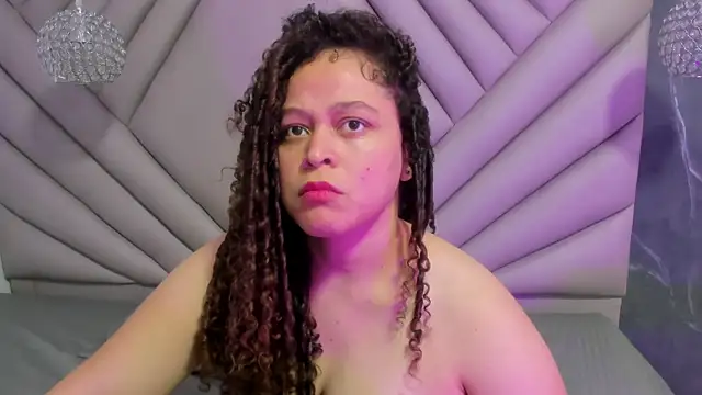 Snapshot of IrinaVoshh_ chatting on 02-13-26, 07:25 IrinaVoshh online show from 02-13-26, 07:25