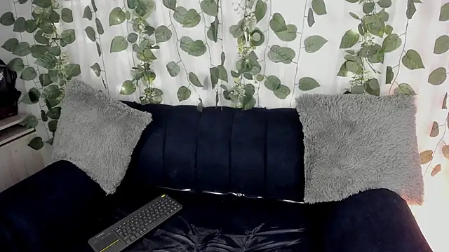 chloe petite2 online show from 05-19-26, 12:01