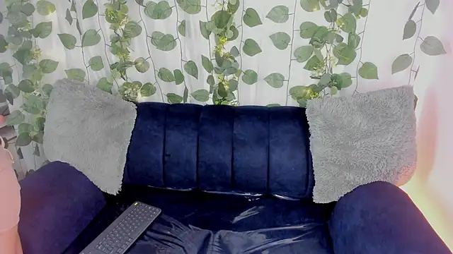 chloe petite2 online show from 03-21-26, 12:09