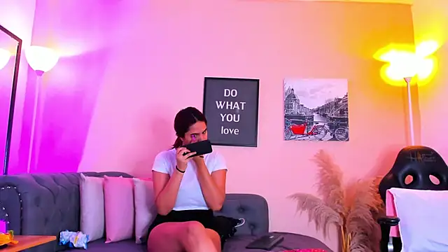 Snapshot of victoriazans chatting on 02-17-26, 03:48 victoriazans online show from 02-17-26, 03:48