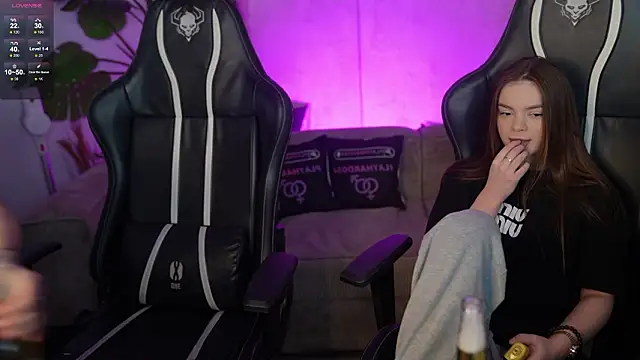 Snapshot of Zlata_Sky chatting on 02-28-26, 03:55 Zlata Sky online show from 02-28-26, 03:55