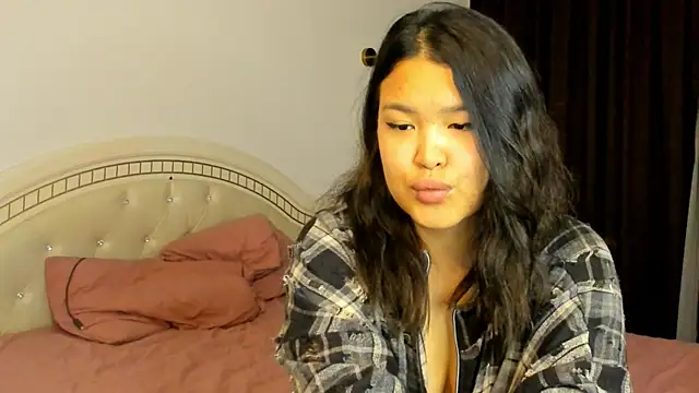 luna yum online show from 02-14-26, 07:25