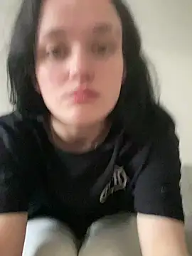 Snapshot of LeonieClaire chatting on 02-23-26, 03:12 LeonieClaire online show from 02-23-26, 03:12