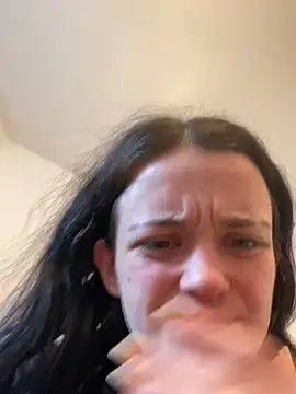 Snapshot of LeonieClaire chatting on 03-03-26, 11:39 LeonieClaire online show from 03-03-26, 11:39