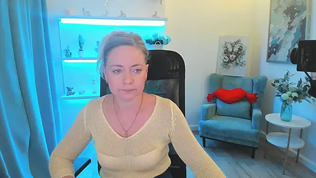 CharlotteKerti online show from 06-13-26, 07:34