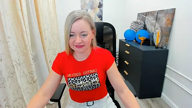 CharlotteKerti online show from 05-31-26, 06:09
