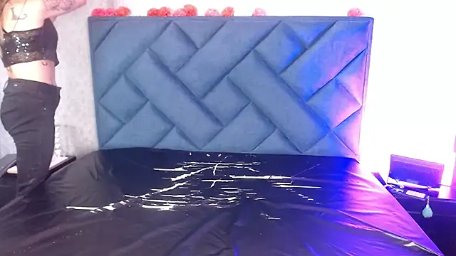 Lia tomson online show from 02-21-26, 07:05