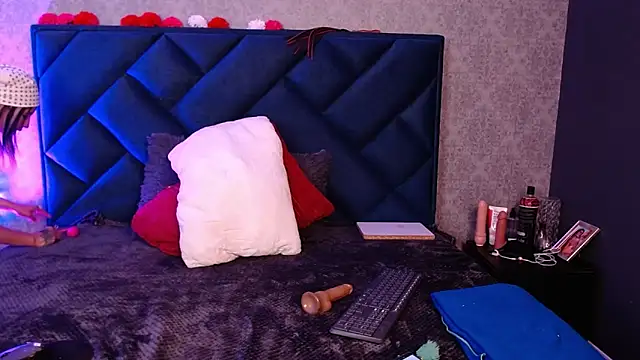 Lia tomson online show from 03-17-26, 06:00