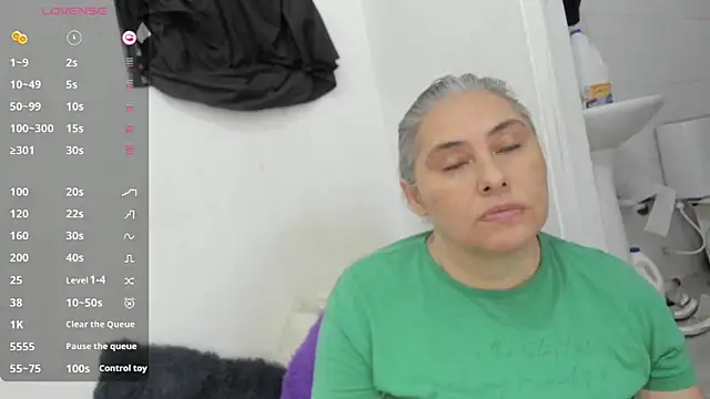 Snapshot of mature_gold1 chatting on 03-29-26, 12:18 mature gold1 online show from 03-29-26, 12:18